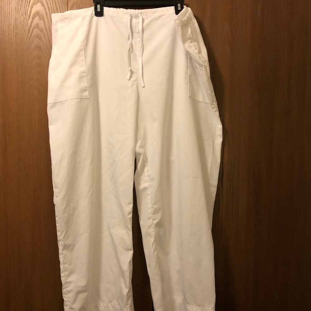 Crest White scrub pants. Sz 3X